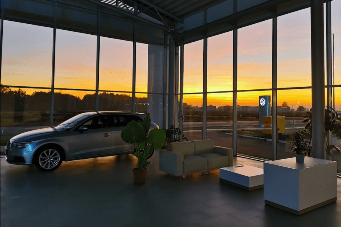 Showroom & Service